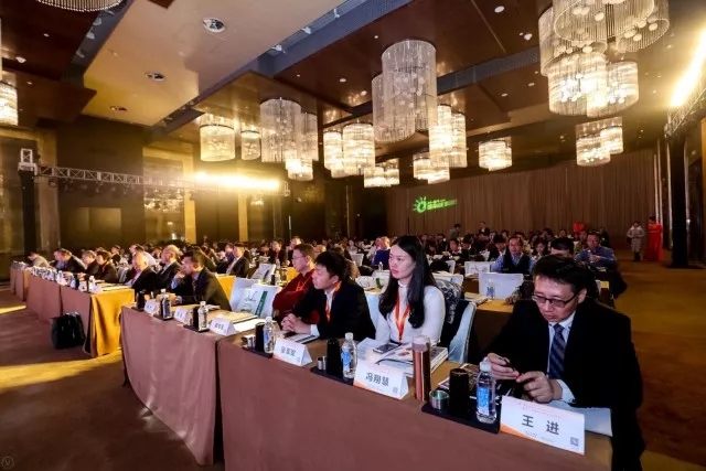 &ldquo;2017中國(guó)好光伏&rdquo;品牌榜&mdash;&mdash;華為榮登居戶(hù)用、扶貧、領(lǐng)跑者和組串逆變器等多項(xiàng)榜單之首